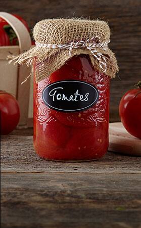 Mettre des tomates en conserve