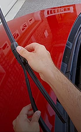  How to change a windshield wiper Image