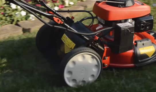 ct-howto-2016-Outdoor-ChooseaLawnMower-543x321-Step3-08