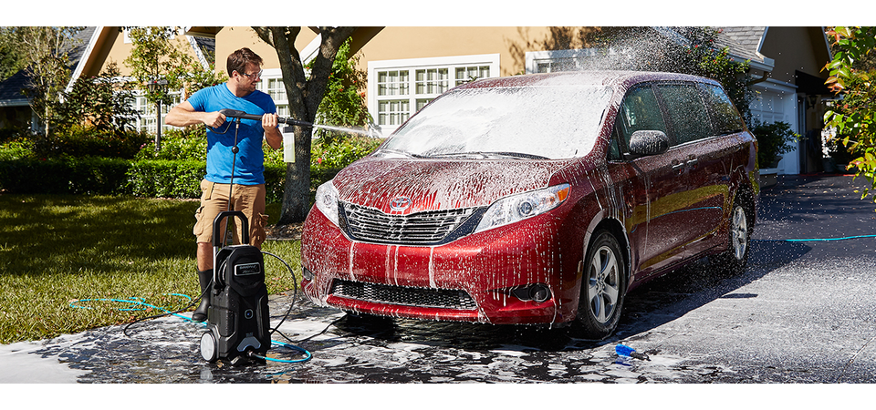 ct-howto-2016-Auto-CleanTheExteriorofYourCar-1280x522-FWT