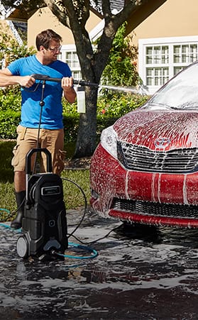 How to clean the exterior of your car Image