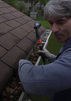 How to clean the gutters