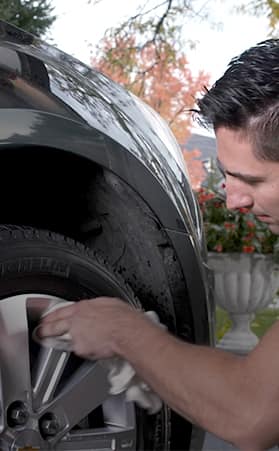 How to clean wheels and tires Image