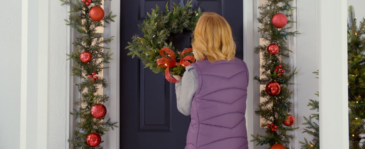 How to hang a door wreath 1280x522 fwt