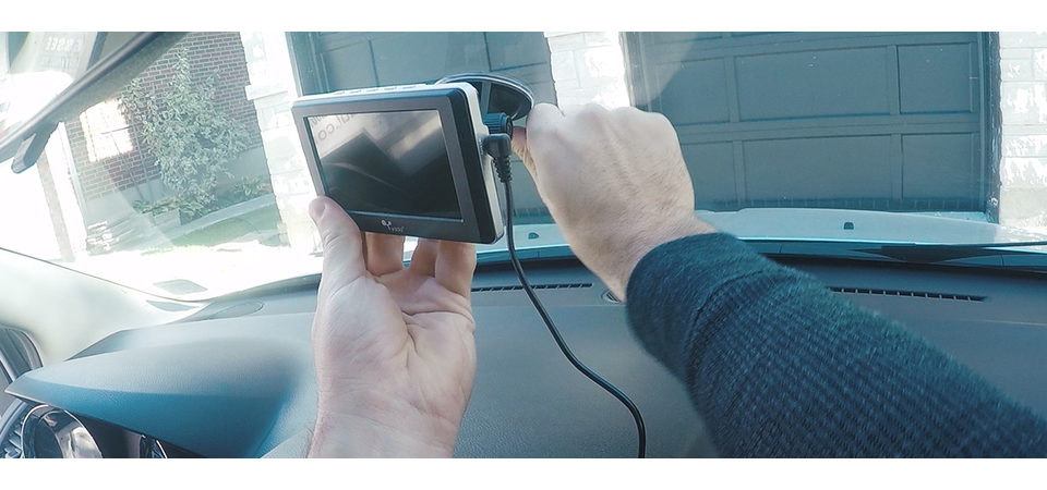 Mount video monitor to windshield
