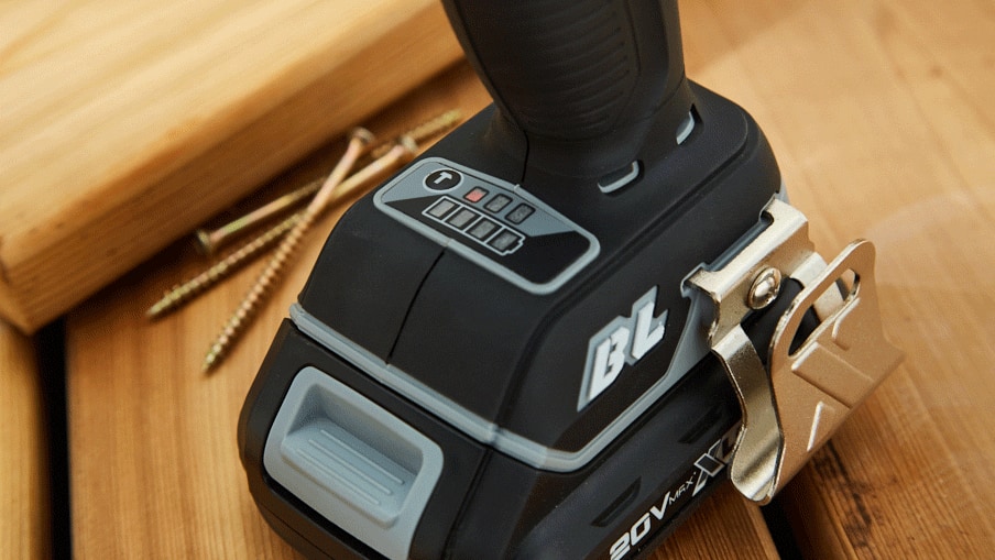 how to use an impact driver 904x509 step 2 01