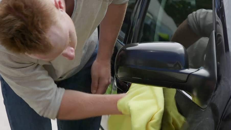 wax car by hand step8