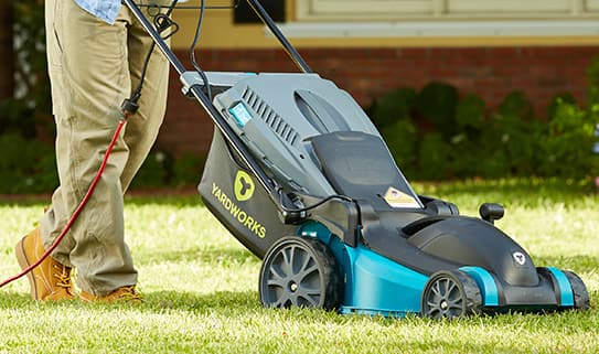 ct-howto-2016-Outdoor-ChooseaLawnMower-543x321-Step2-03