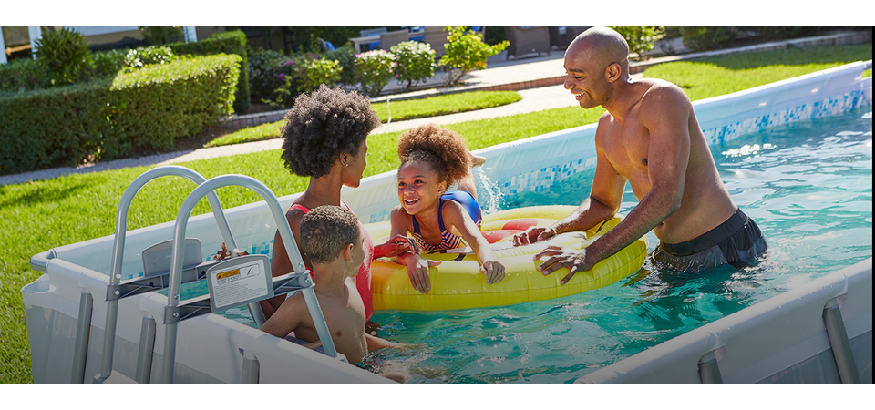 How to choose a swimming pool