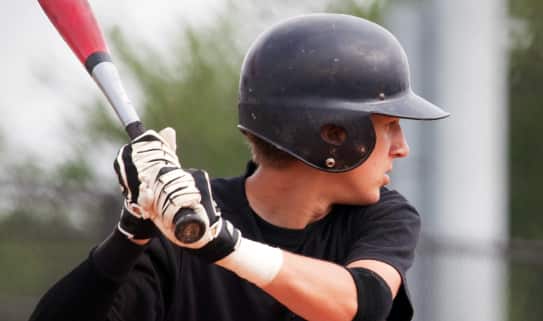 how to choose right baseball and softball equipment step 4 01