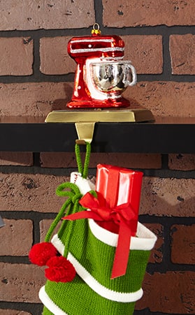 How to make a personalized stocking holder