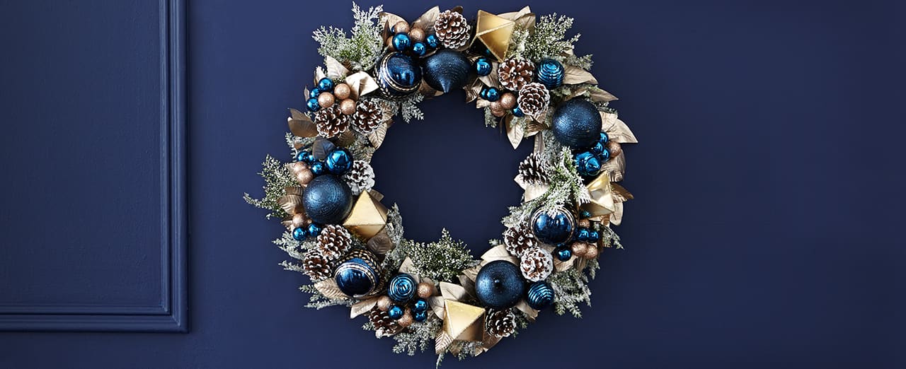 ct howto 2016 How to make a snowy blue wreath