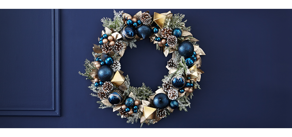 ct howto 2016 How to make a snowy blue wreath