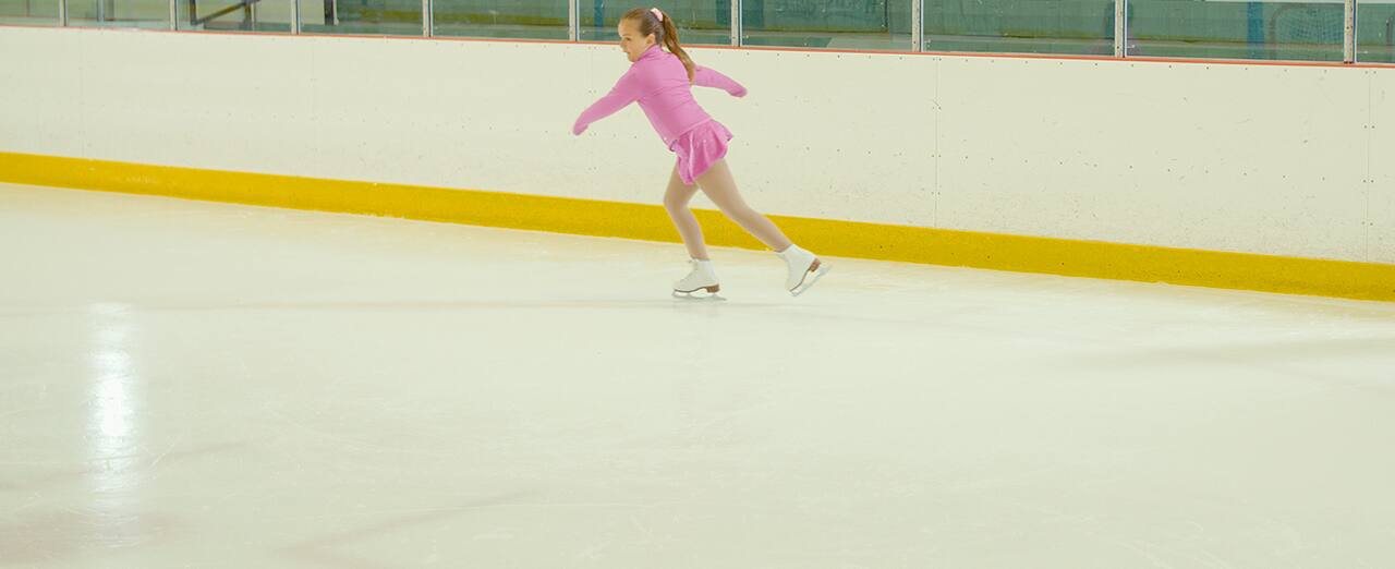 Sports fit figure skates