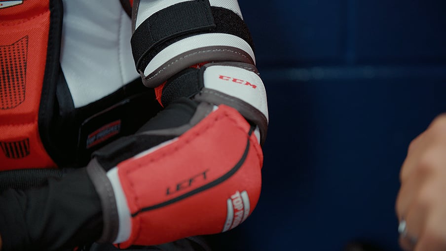 putonprotectivehockeygear step-05