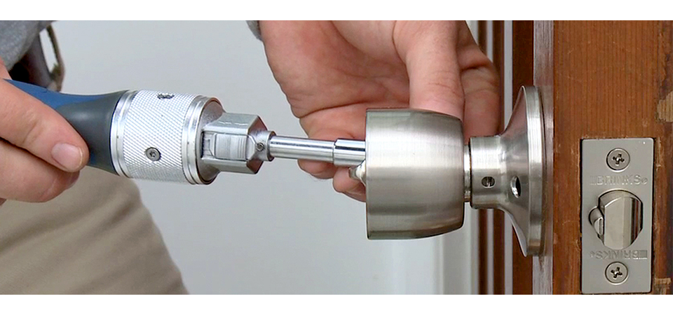 ct-howto-2016-Tools-ReplaceDoorLocksAnd-Hardware-1280x522-FWT