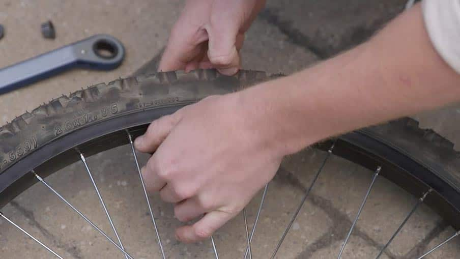 How to change a bike tire banner Step2