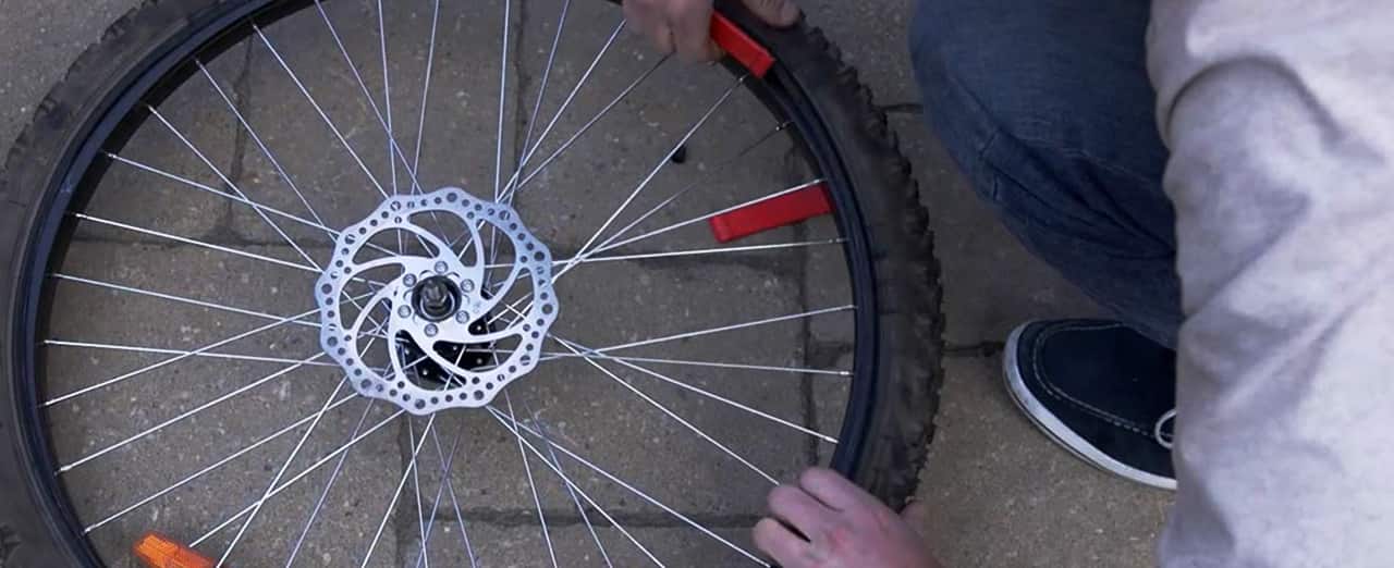 How to change a bike tire banner