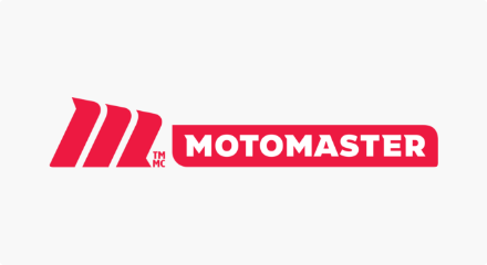 Le logo MotoMaster : Un M rouge stylisé au sommet d'un rectangle rouge avec un mot-symbole « MOTOMASTER » blanc à l'intérieur.