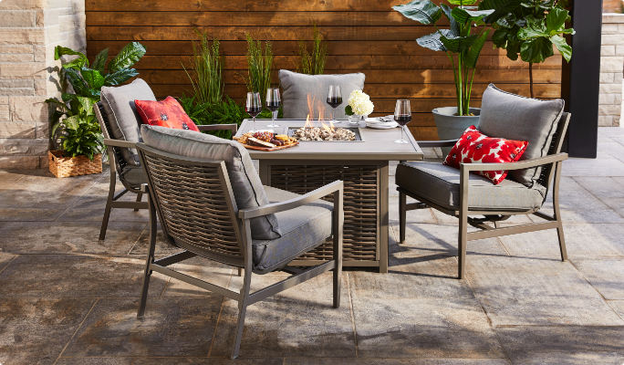 Patio Furniture & Decor