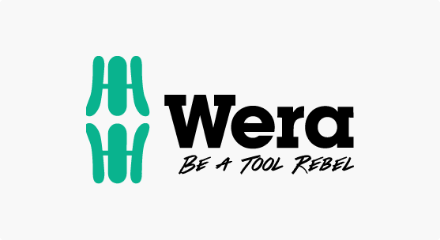 Le logo Wera Tools : Un « W » turquoise stylisé à la gauche du mot « Wera » en noir, par-dessus la phrase « Be a Tool Rebel ».