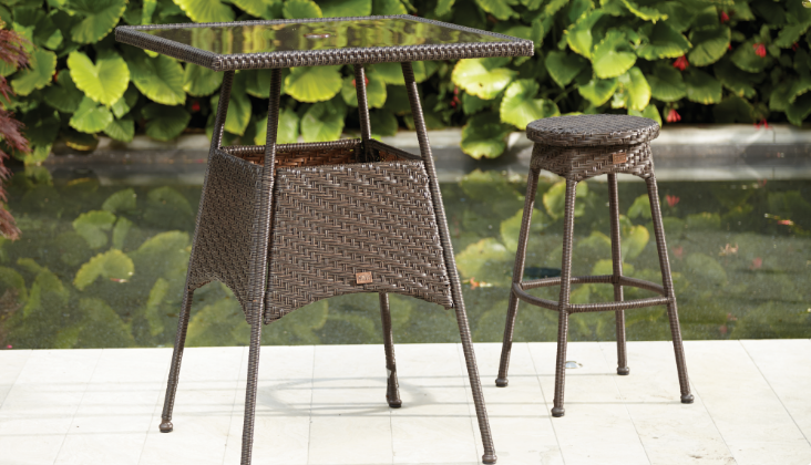 High outdoor dining table and chair