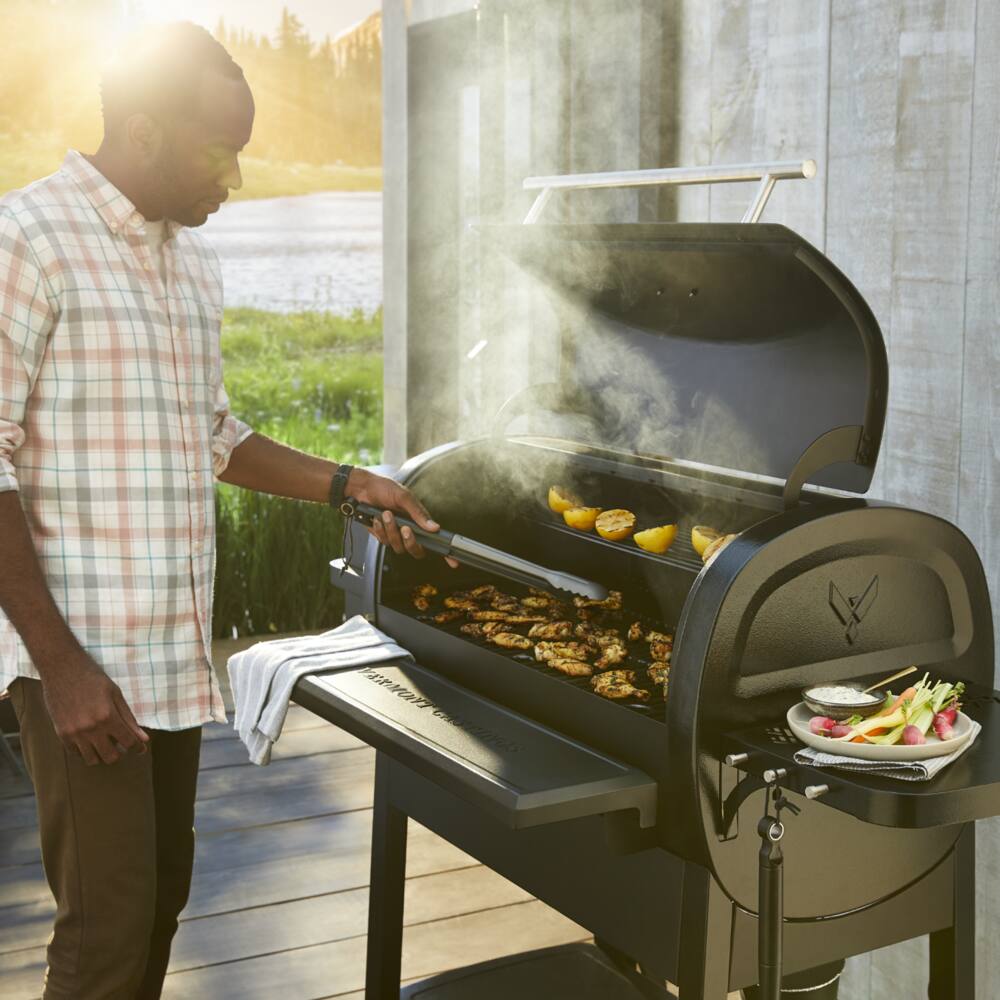 Vermont Castings Woodland™ Pellet Grill