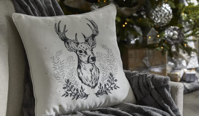 Christmas Pillows & Throws