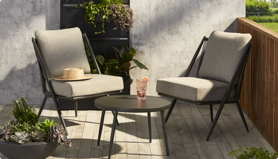 CANVAS Sherbrooke Bistro Collection on a balcony patio