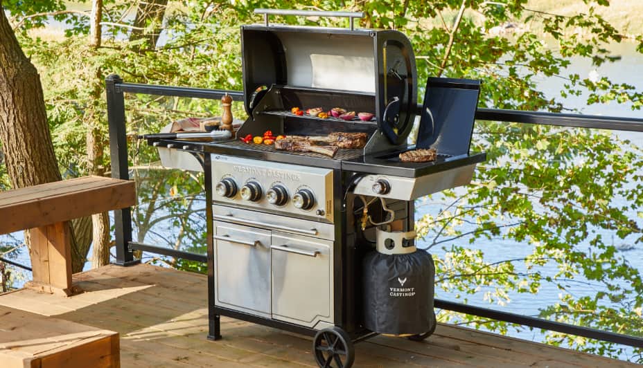 Vermont Castings Vanguard™ 4-Burner Convertible Gas BBQ Grill with Side Burner