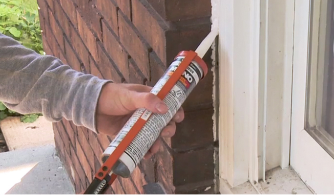 How to apply exterior caulking