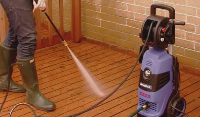 How to clean and prepare a deck