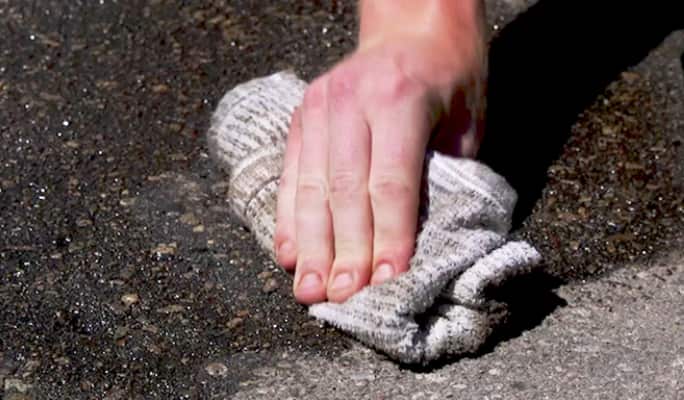 How to remove stains from your driveway