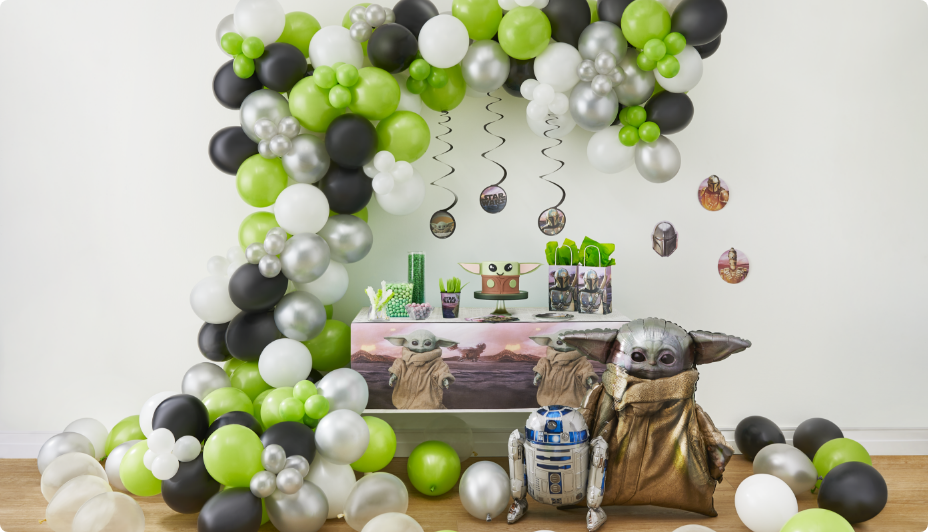 A table decorated with Star wars theme