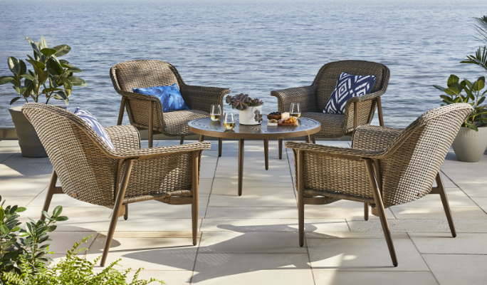 CANVAS Hunter Collection waterside.