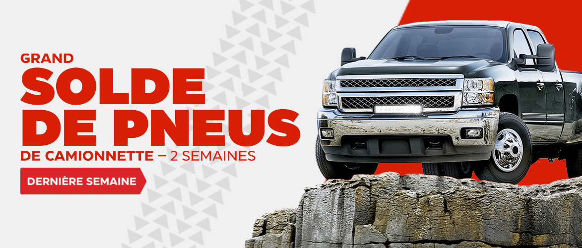 Un pneu tout terrain MotoMaster Eliminator X-Trail.