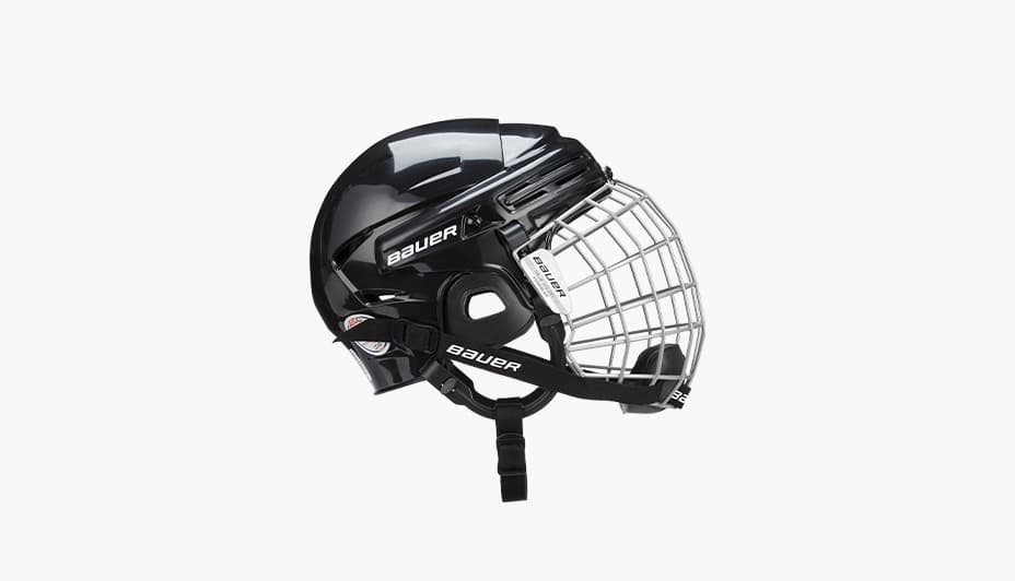 A Bauer 2100 helmet combo with a face guard.