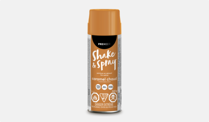 Un pot de peinture de finition satinée Premier Shake & Spray, au caramel chaud.