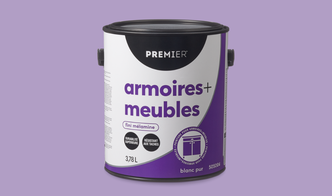 Un pot de peinture Premier pour armoires et meubles avec une finition en mélamine.