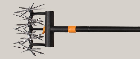 Cultivateur à long manche