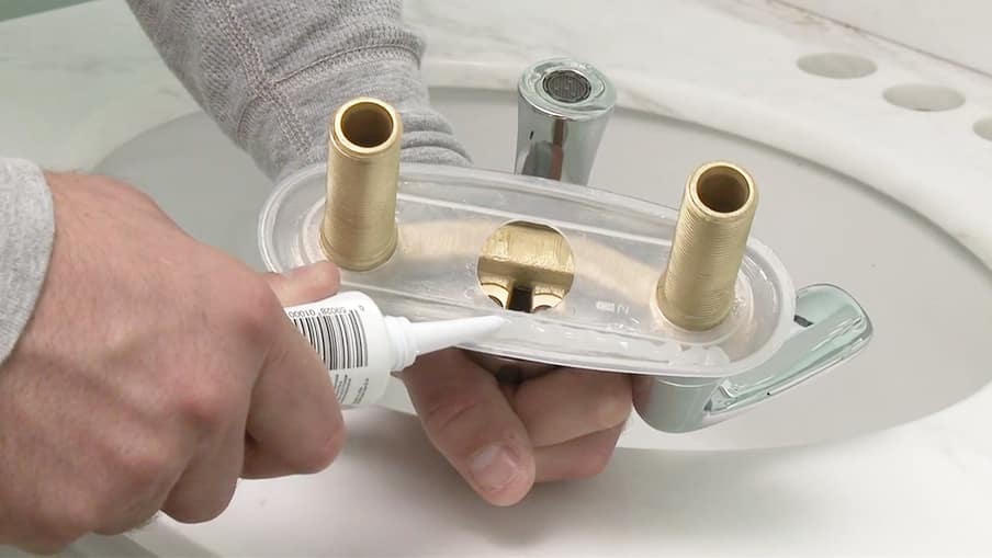 Replace faucet seal faucet