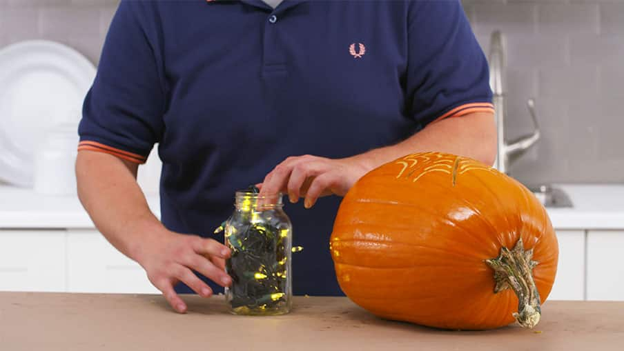 How to carve a pumpkin scraping 08