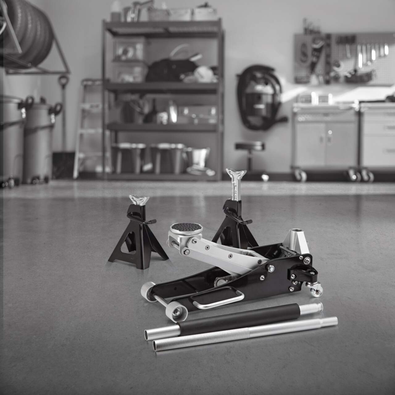 Low profile car shop jack stands