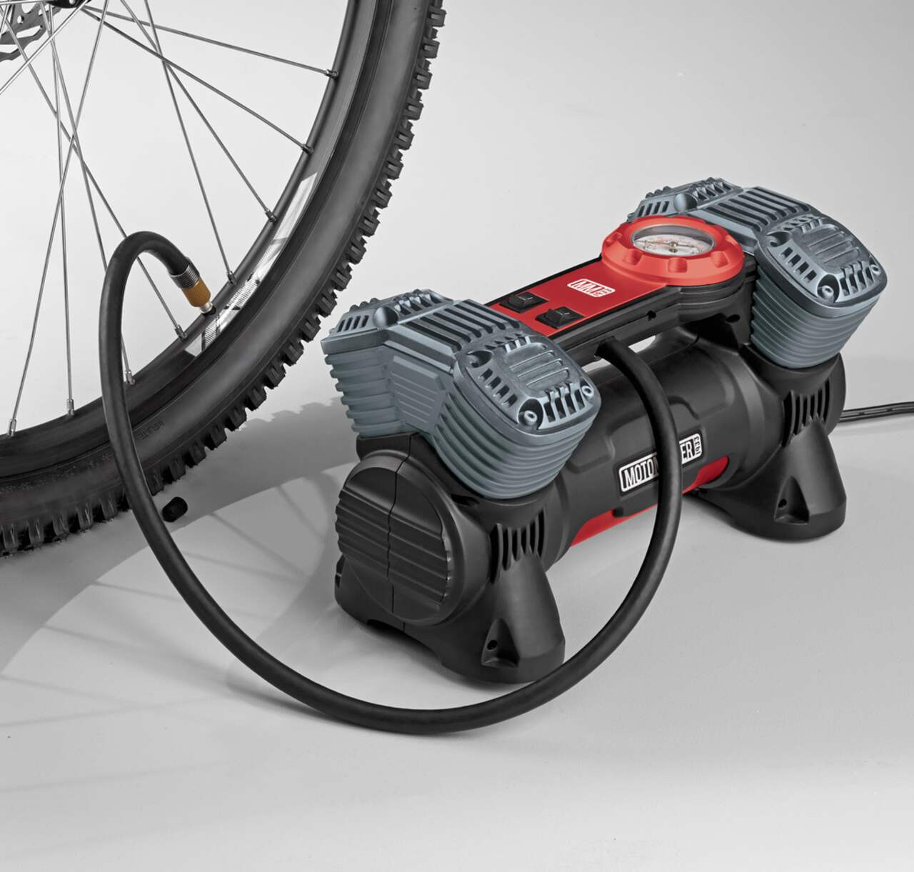 MotoMaster 4 Cylinder Direct Drive Tire Inflator Canadian Tire
