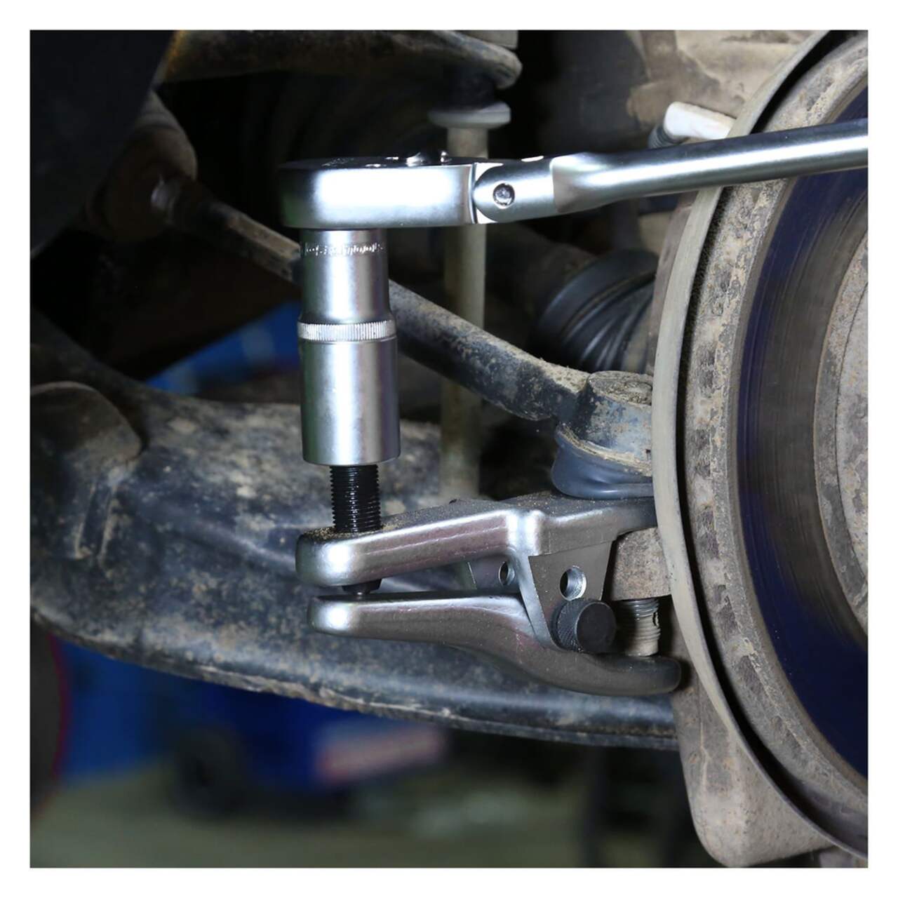 Inspection des roulements de roue et des joints à rotule - NAPA Pièces  d'auto - Blogue NAPA Canada