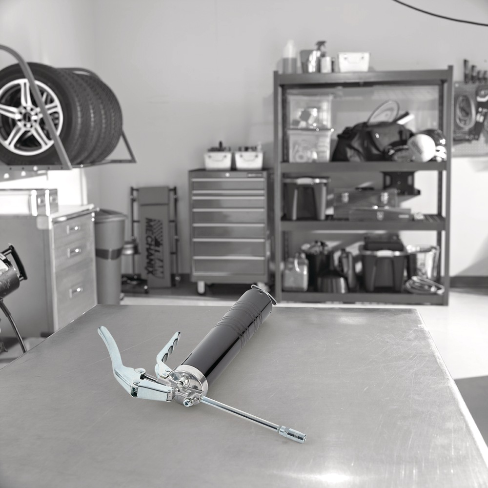 MotoMaster Deluxe Pistol Grip Grease Gun Canadian Tire