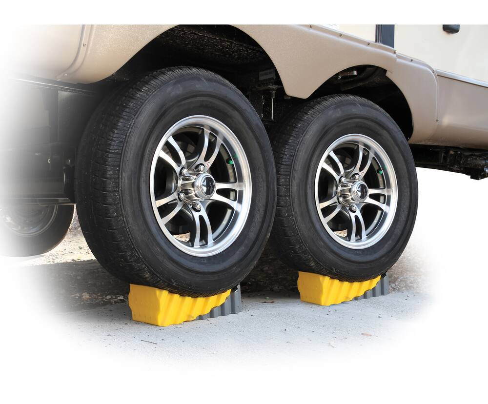 Easy Drive-on Leveler Adds Up to 4 in Height 2 Pack Camco RV Curved Leveler with Chock 44425 