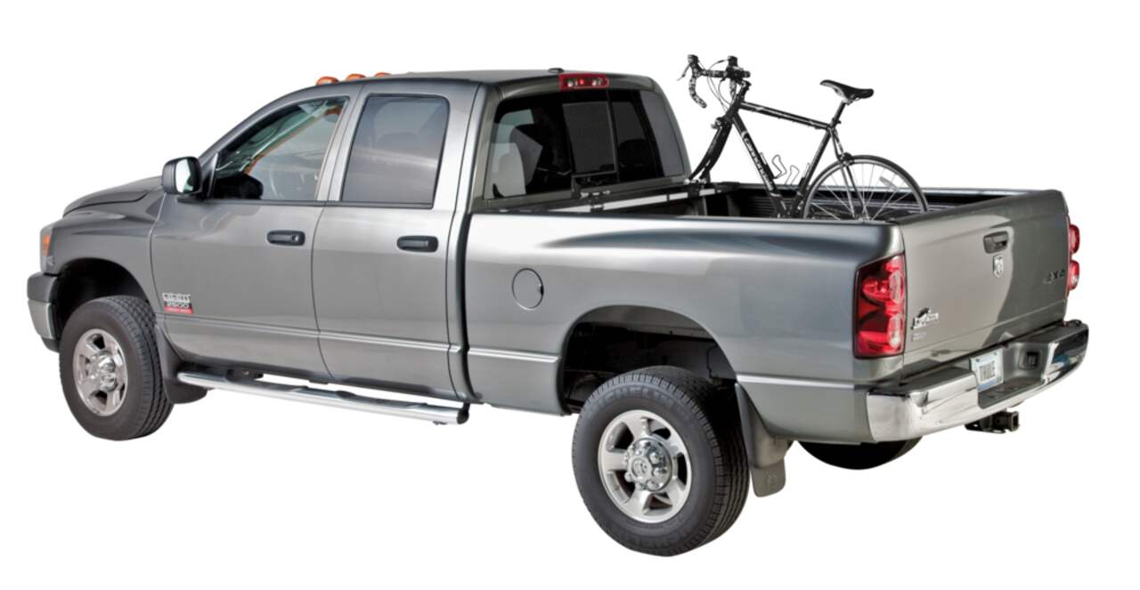 Thule Venture 933 3-Bike Trunk Mount Bike Rack, Adjustable, Granite Grey