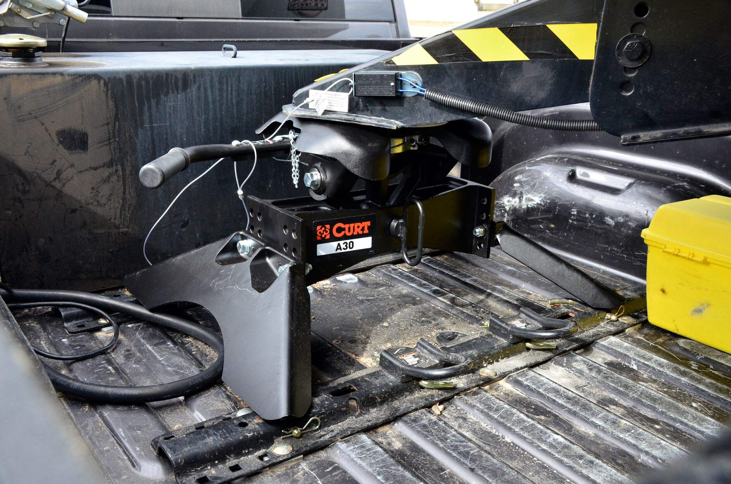 CURT 5th Wheel Safety Chain Anchors Canadian Tire