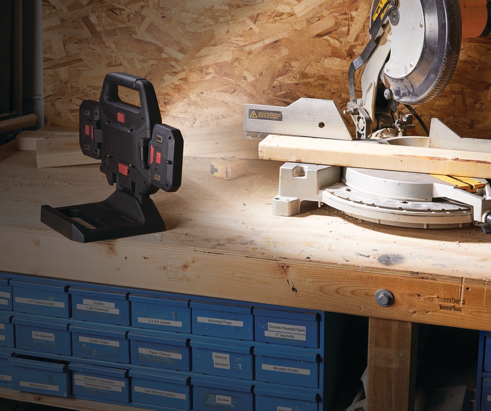 MotoMaster 3000 Lumens Detachable Tripod LED Work Light Canadian Tire